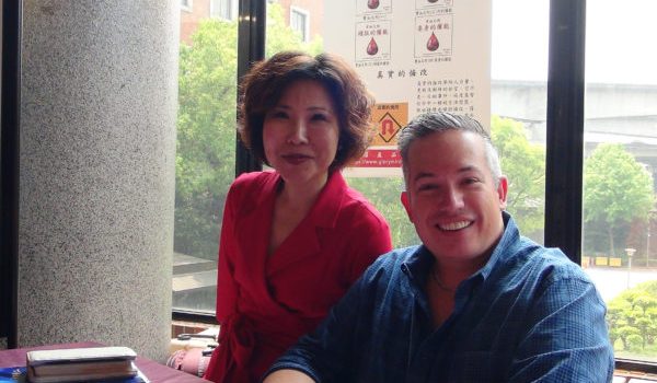 榮耀學校二04-牧師簽書會